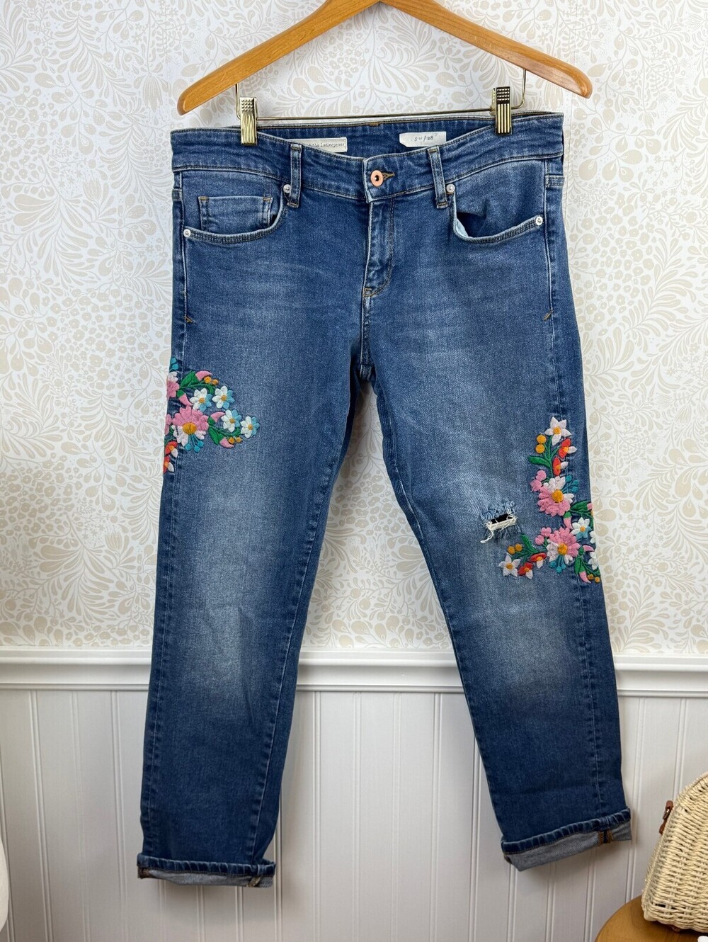 Pilcro by Anthropologie Embroidered Mid-Rise Slim Boyfriend Jean - Size - 28 - Picture 12 of 13